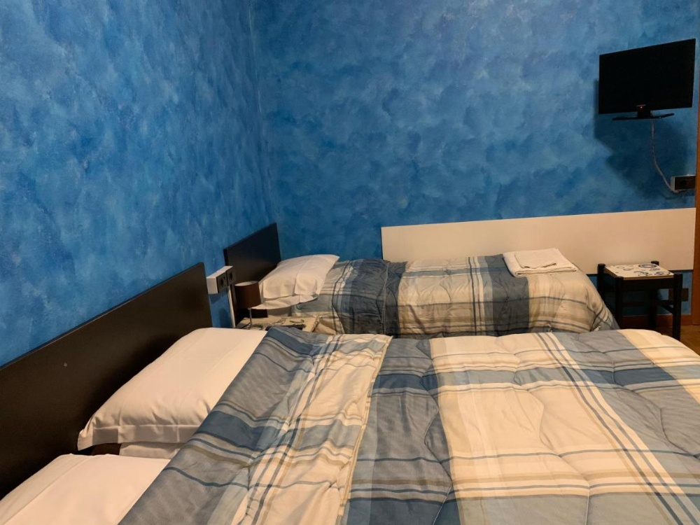 Room image 2